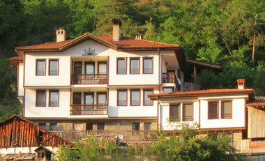 Къща за гости-Стаи за гости Василка