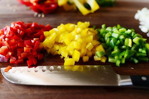 Супа с тъмен боб - стъпка по стъпка в снимки