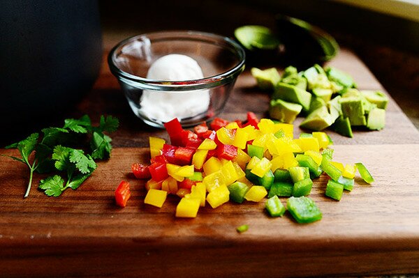 Супа с тъмен боб - стъпка по стъпка в снимки