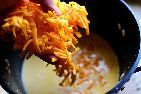 Паста с грах и бекон - стъпка по стъпка в снимки