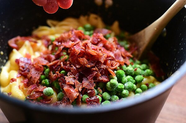 Паста с грах и бекон - стъпка по стъпка в снимки