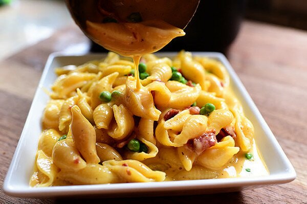 Паста с грах и бекон - стъпка по стъпка в снимки